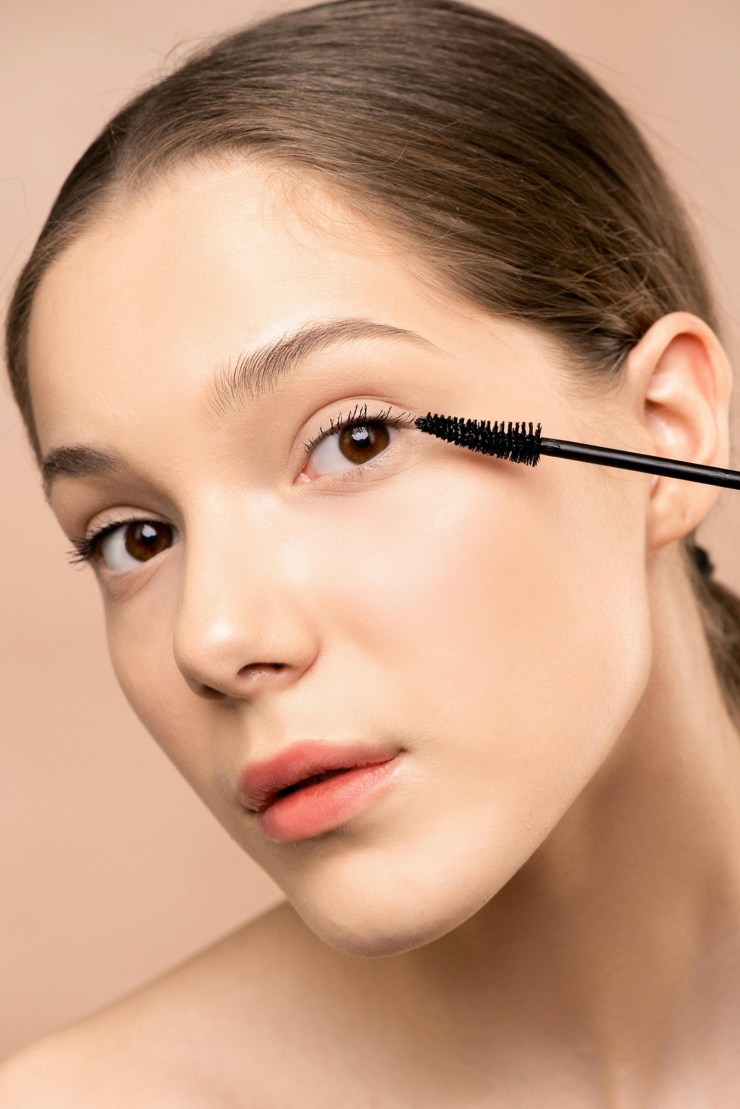 What is Eyebrow Threading and Tinting?